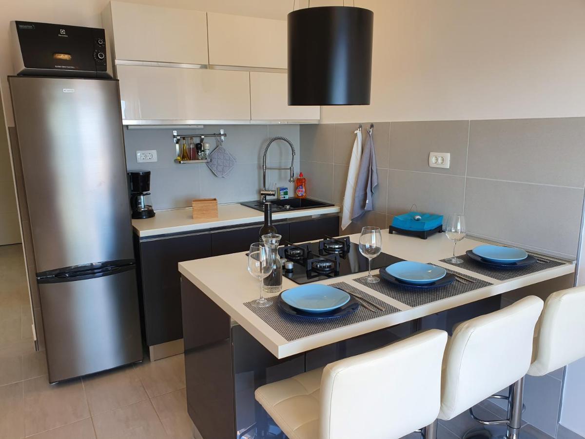 Comfortable Family Apt Iris 20M From Beach In Mandre Exterior foto